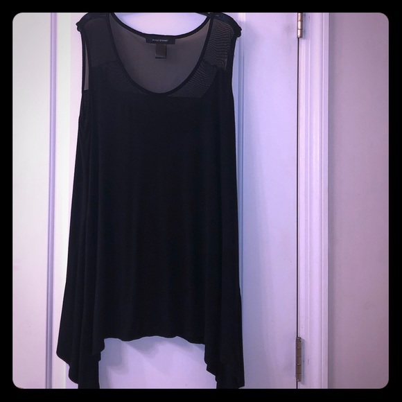 Avenue Tops - Tunic with mesh detail